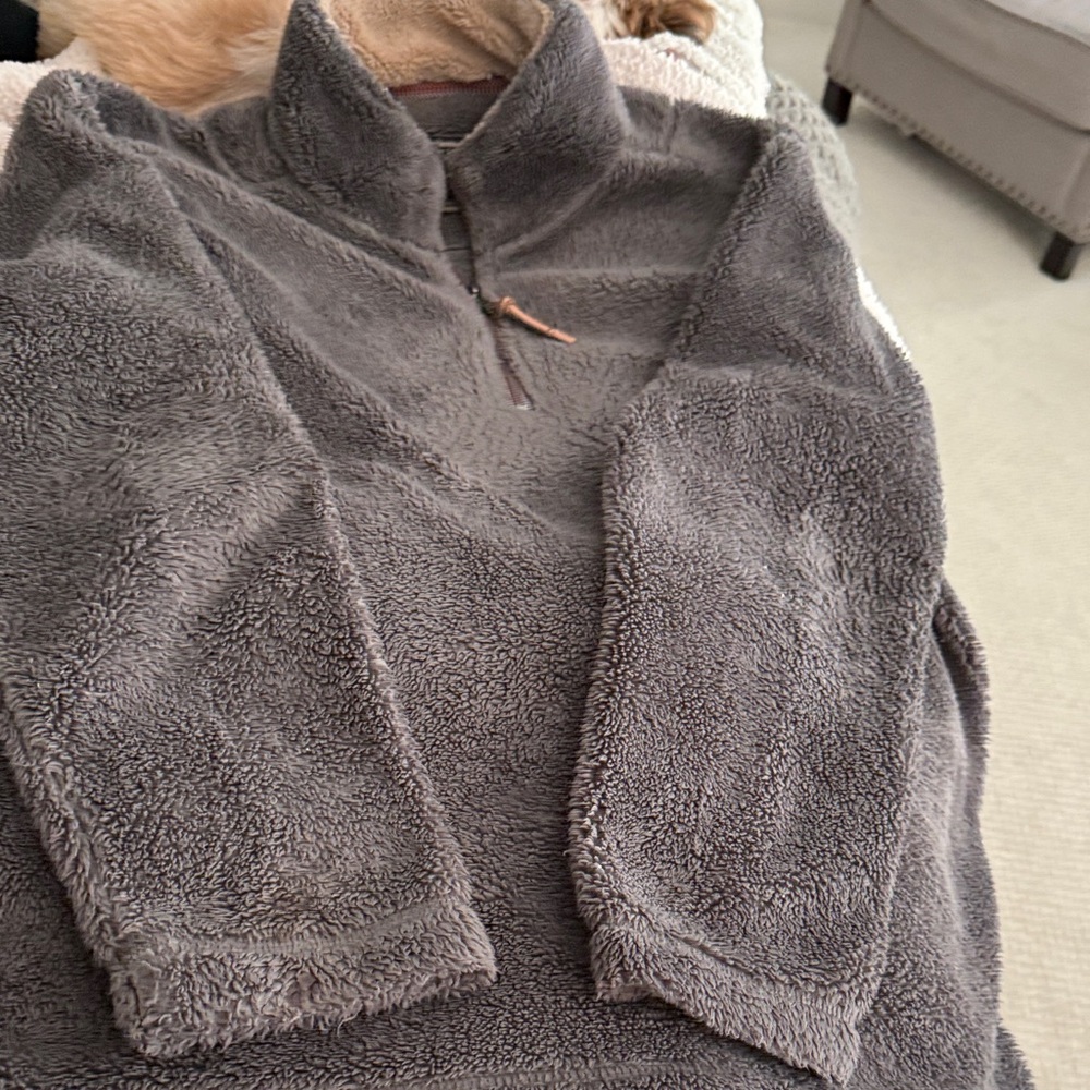 True Grit Gray and Cream Fleece Pullover